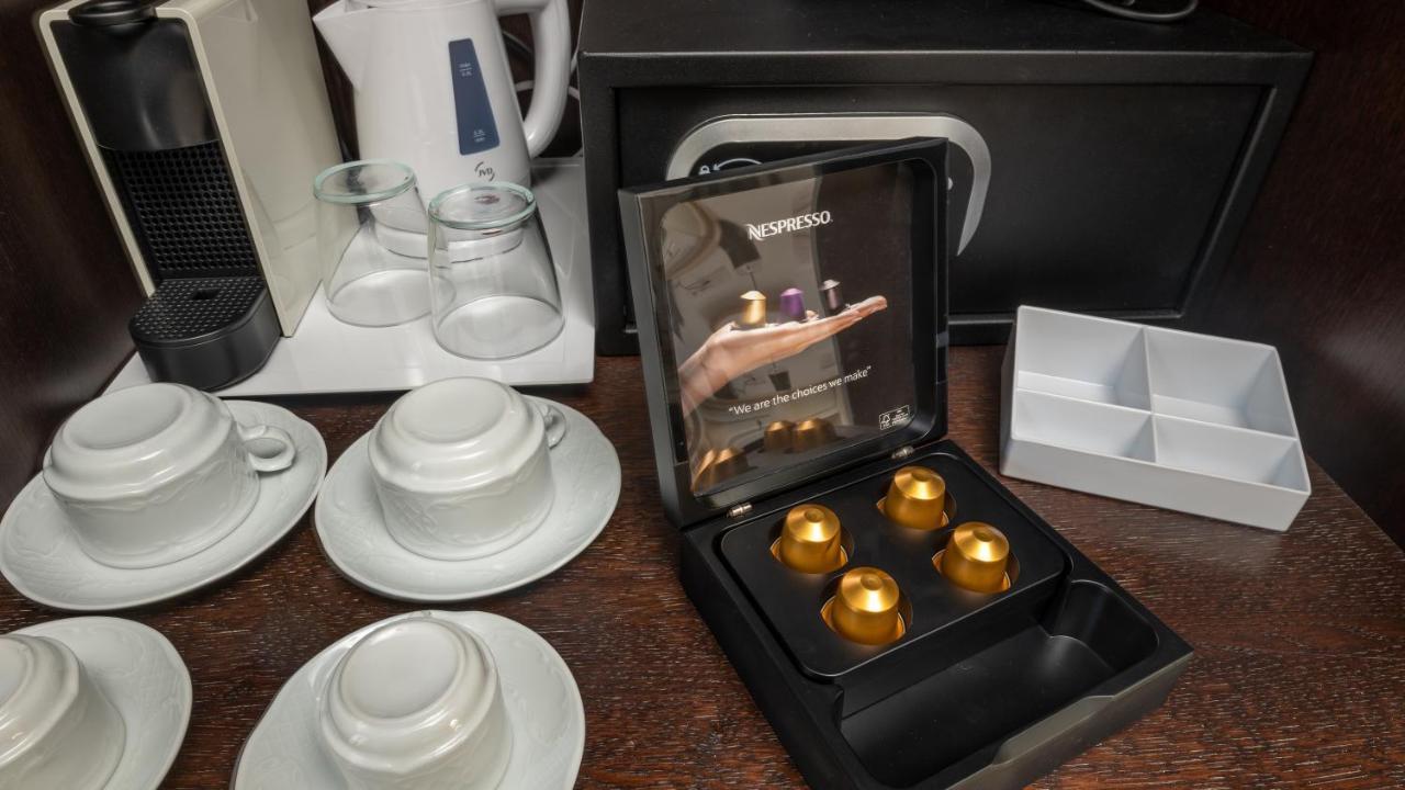Brettania Hotel Ioannina Ngoại thất bức ảnh