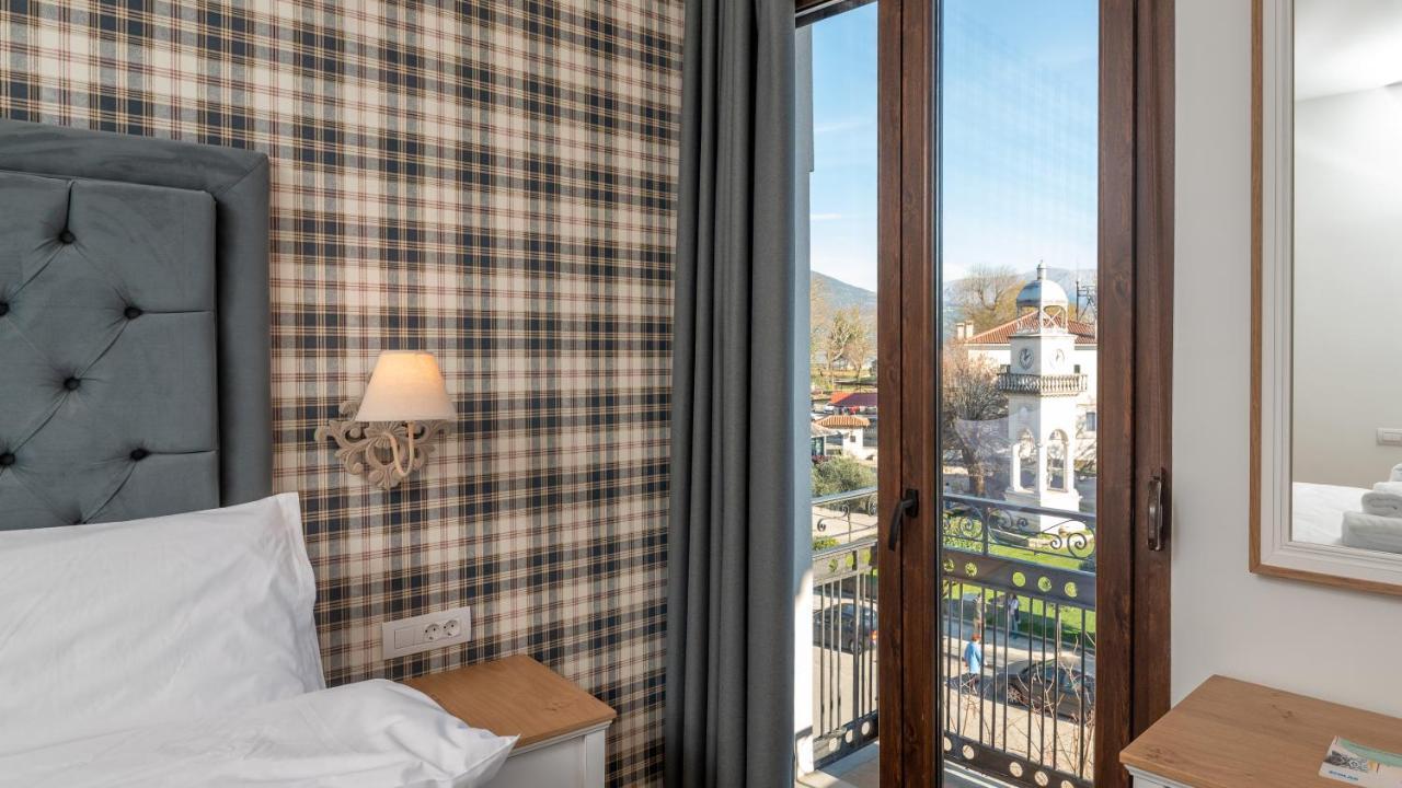 Brettania Hotel Ioannina Ngoại thất bức ảnh