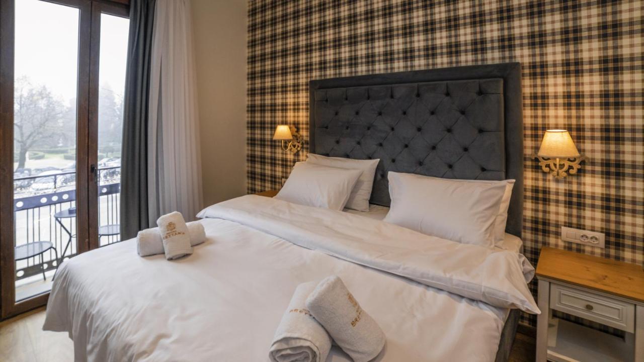 Brettania Hotel Ioannina Ngoại thất bức ảnh
