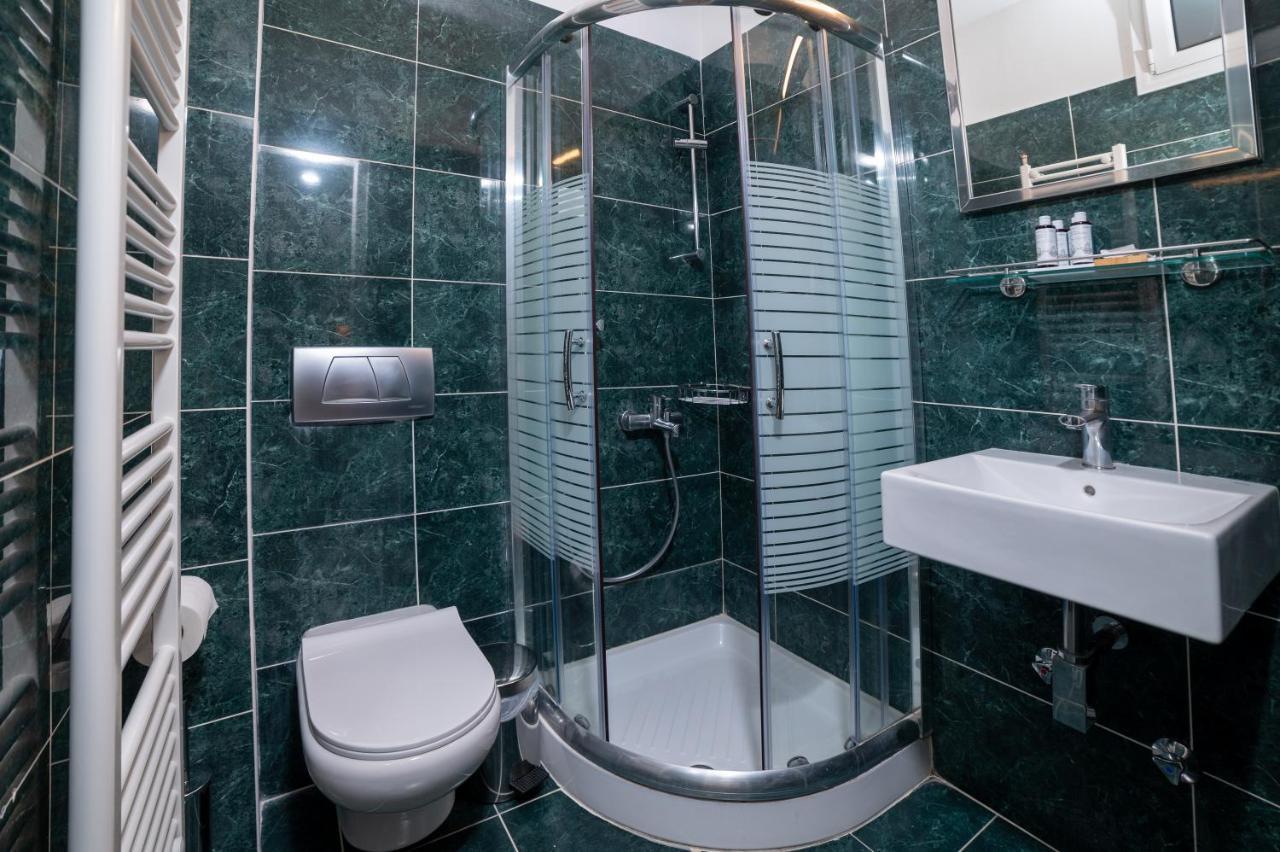 Brettania Hotel Ioannina Ngoại thất bức ảnh